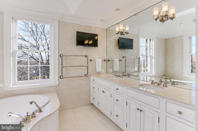 $4,200,000 | 1400 34th Street Northwest, Washington, DC 20007