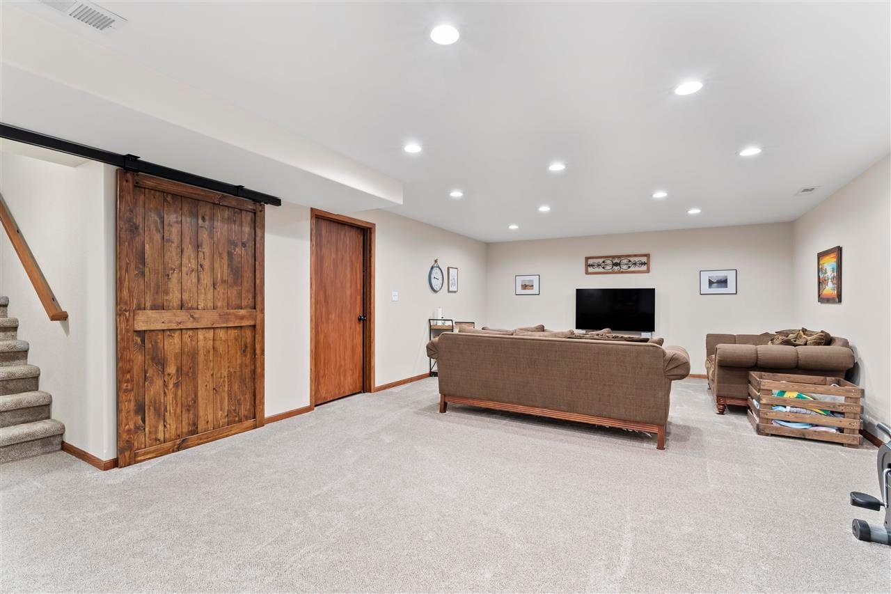 5703 Ruhd Street Southwest Cedar Rapids, IA 52404 - Photo 17 of 25 Gallery Image 17