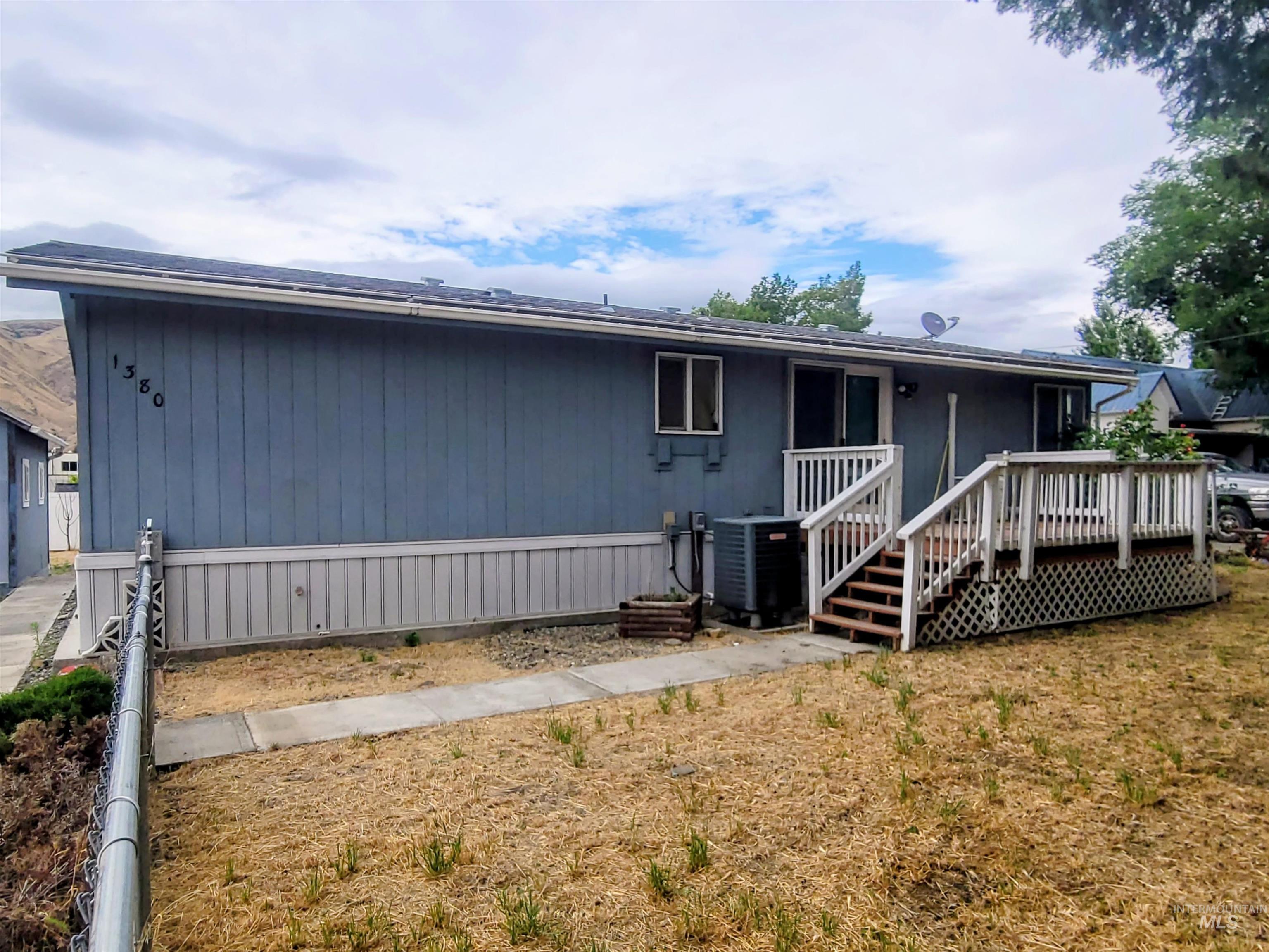 1380 Poplar Street Clarkston, WA 99403 - Photo 2 of 29