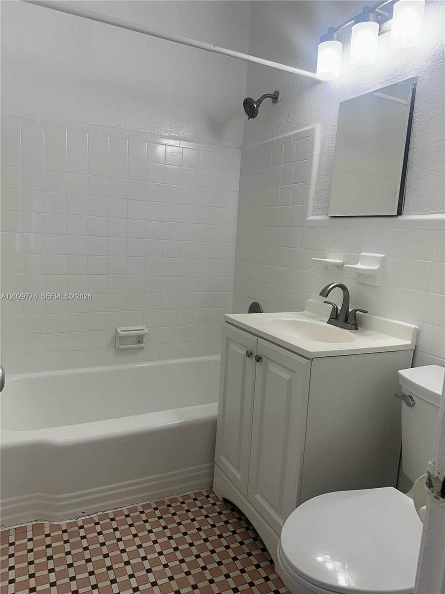 1557 South Le Jeune Road, Unit 3 Miami, FL 33134 - Photo 9 of 16