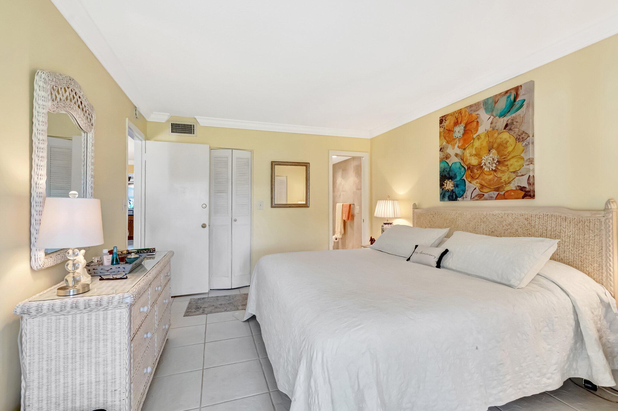 5550 North Ocean Boulevard, Unit 114 Ocean Ridge, FL 33435 - Photo 16 of 54 17-web-or-mls-DSC_2170