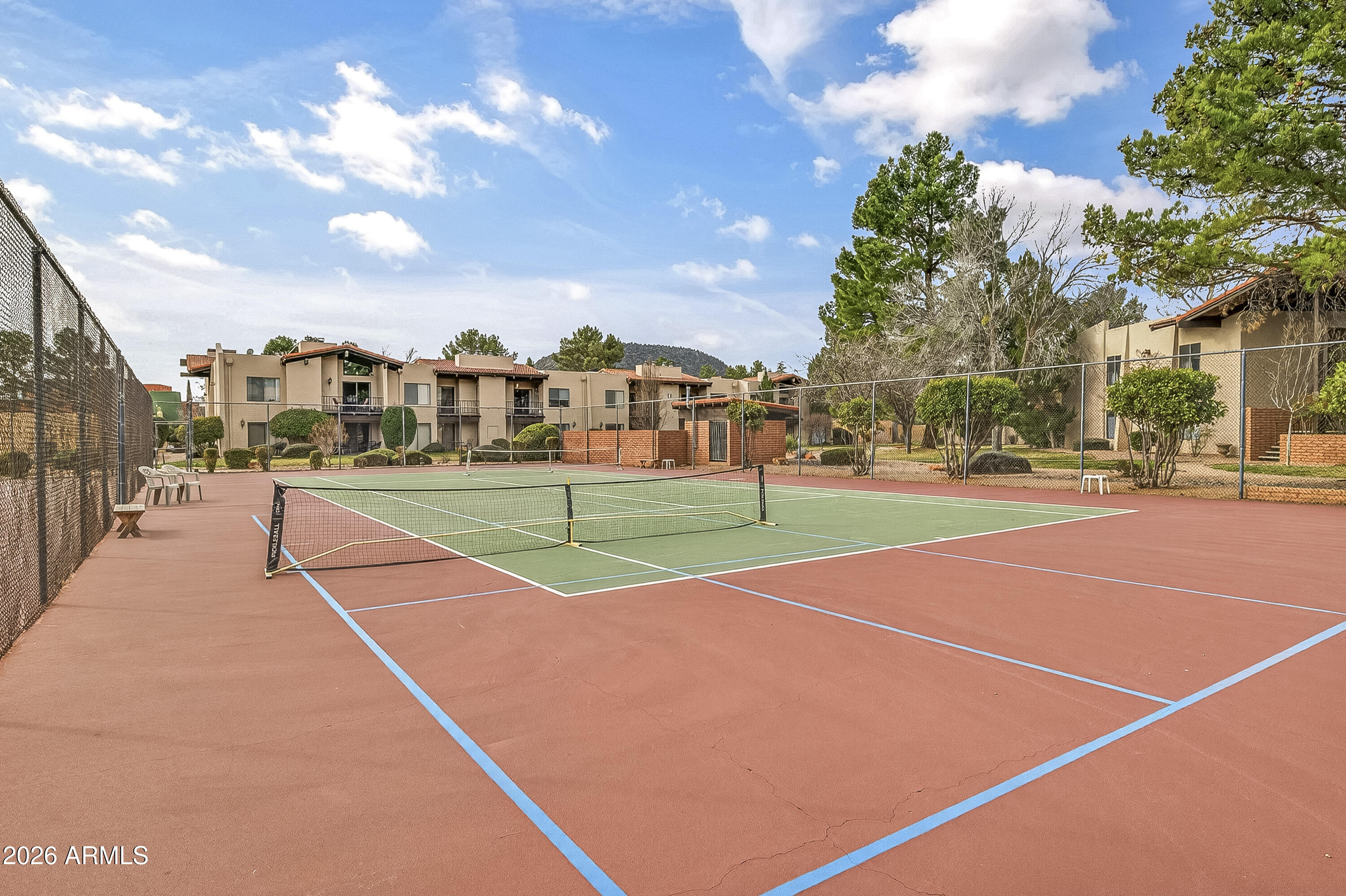 65 Verde Valley School Road, Unit E3 Sedona, AZ 86351 - Photo 19 of 24 a view of a basketball court