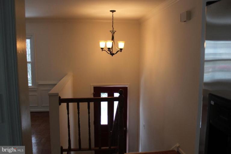1212 Lee Road Sterling, VA 20164 - Photo 3 of 12 Entrance / Foyer