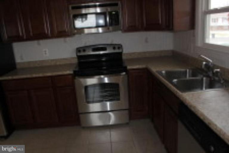1212 Lee Road Sterling, VA 20164 - Photo 6 of 12 Kitchen #2