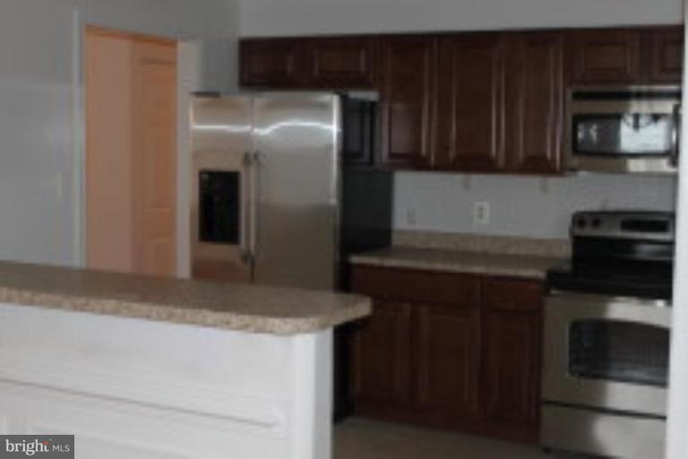 1212 Lee Road Sterling, VA 20164 - Photo 10 of 12 Kitchen/Dining Room