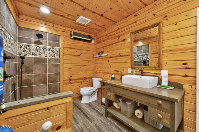 $1,200,000 | 1230 Arnolds Woods Road, Chapel Hill, NC 27516