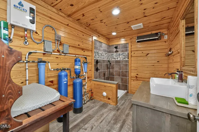 $1,200,000 | 1230 Arnolds Woods Road, Chapel Hill, NC 27516