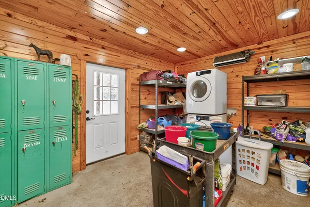 $1,200,000 | 1230 Arnolds Woods Road, Chapel Hill, NC 27516