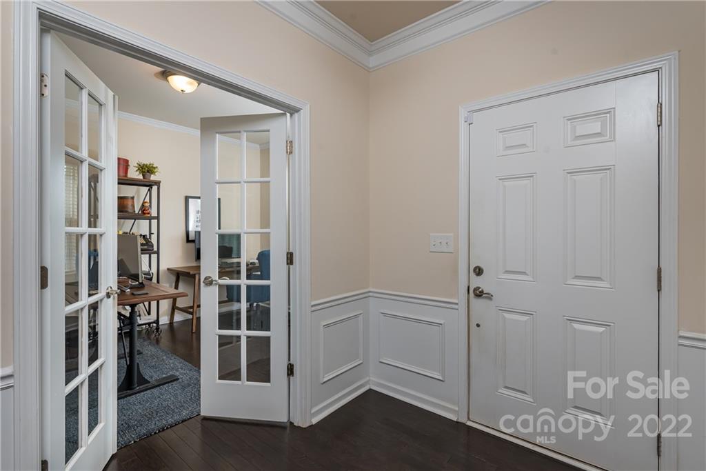 239 Keating Pl Drive Fort Mill, SC 29708 - Photo 4 of 33 a view of a hallway with entryway