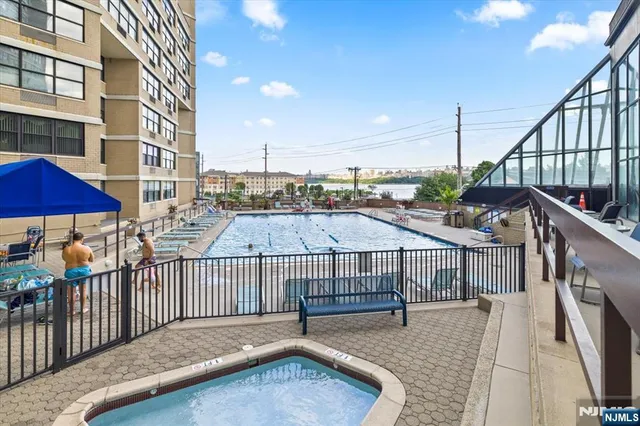 $340,000 | 7000 East John F Kennedy, Unit 19D, Guttenberg, NJ 07093