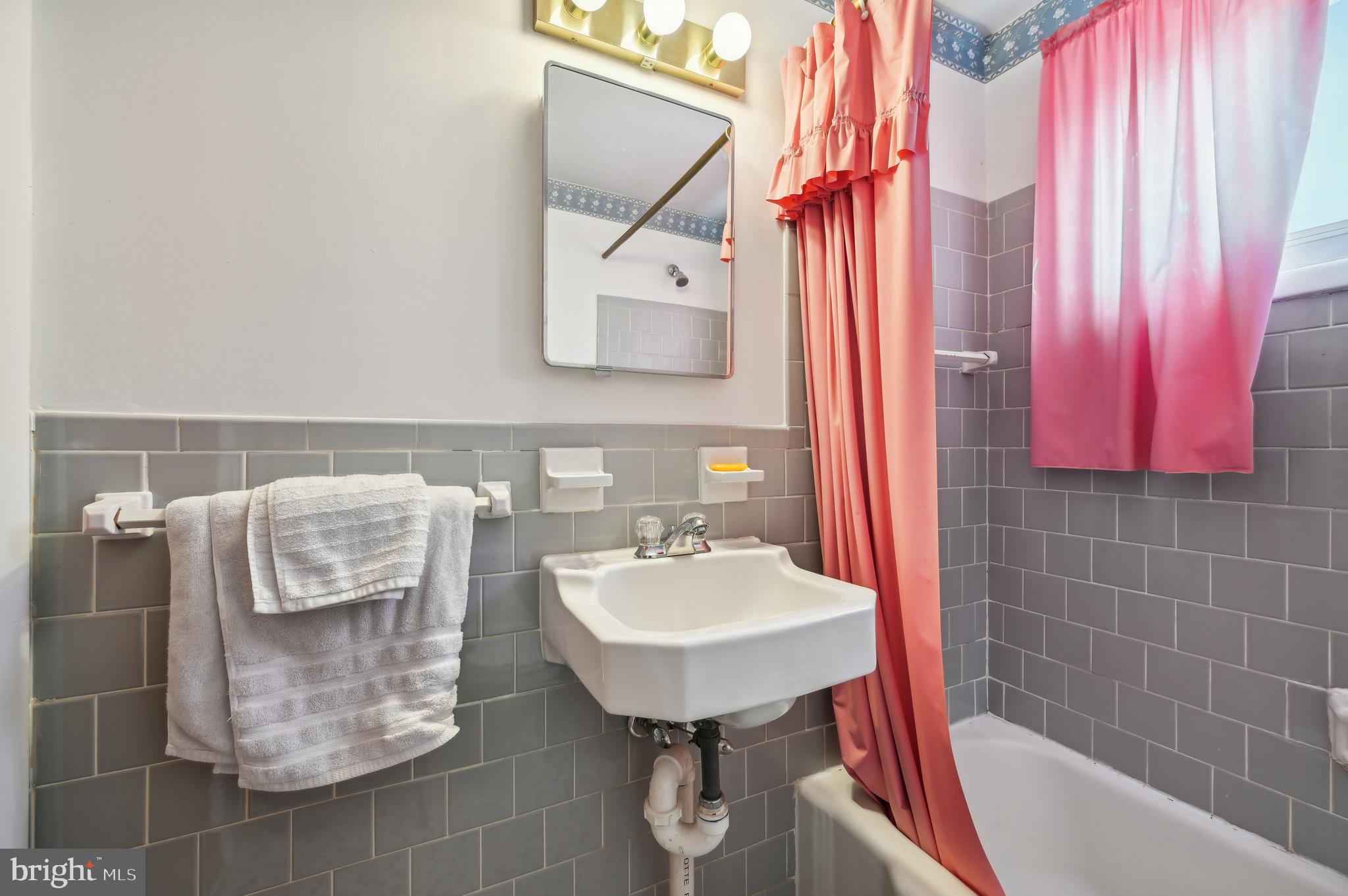 531 Shipley Road Linthicum Heights, MD 21090 - Photo 35 of 57 Bathroom