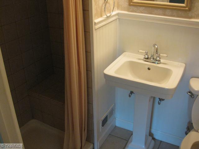 150 Cook Street Rural Hall, NC 27045 - Photo 9 of 15 Master Bath/Spa.