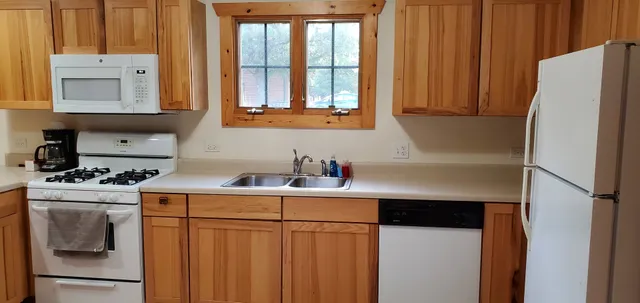 $1,795 | 2643 North Illinois Rt 178 Road, Unit I4, Utica, IL 61373