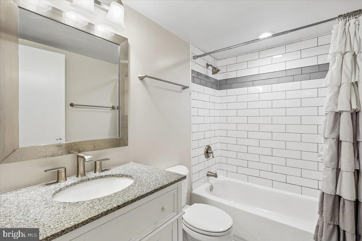 700 7th Street Southwest, Unit 324 Washington, DC 20024 - Photo 14 of 21 Hall full bathroom