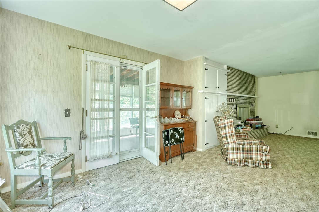 296 Kirk Road Greece, NY 14612 - Photo 12 of 46