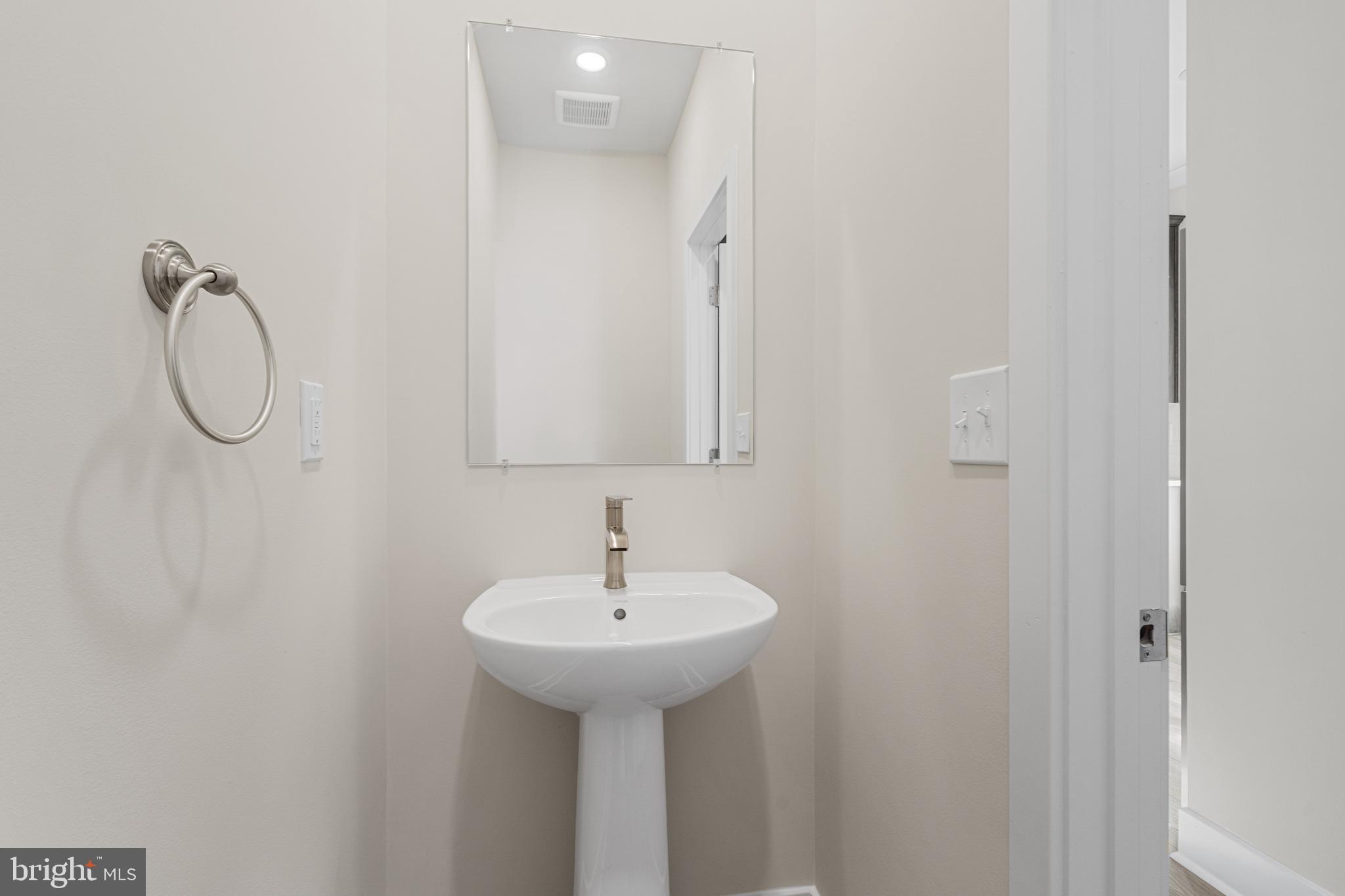 1730 Water Xing Road Baltimore, MD 21208 - Photo 17 of 33 Powder Room