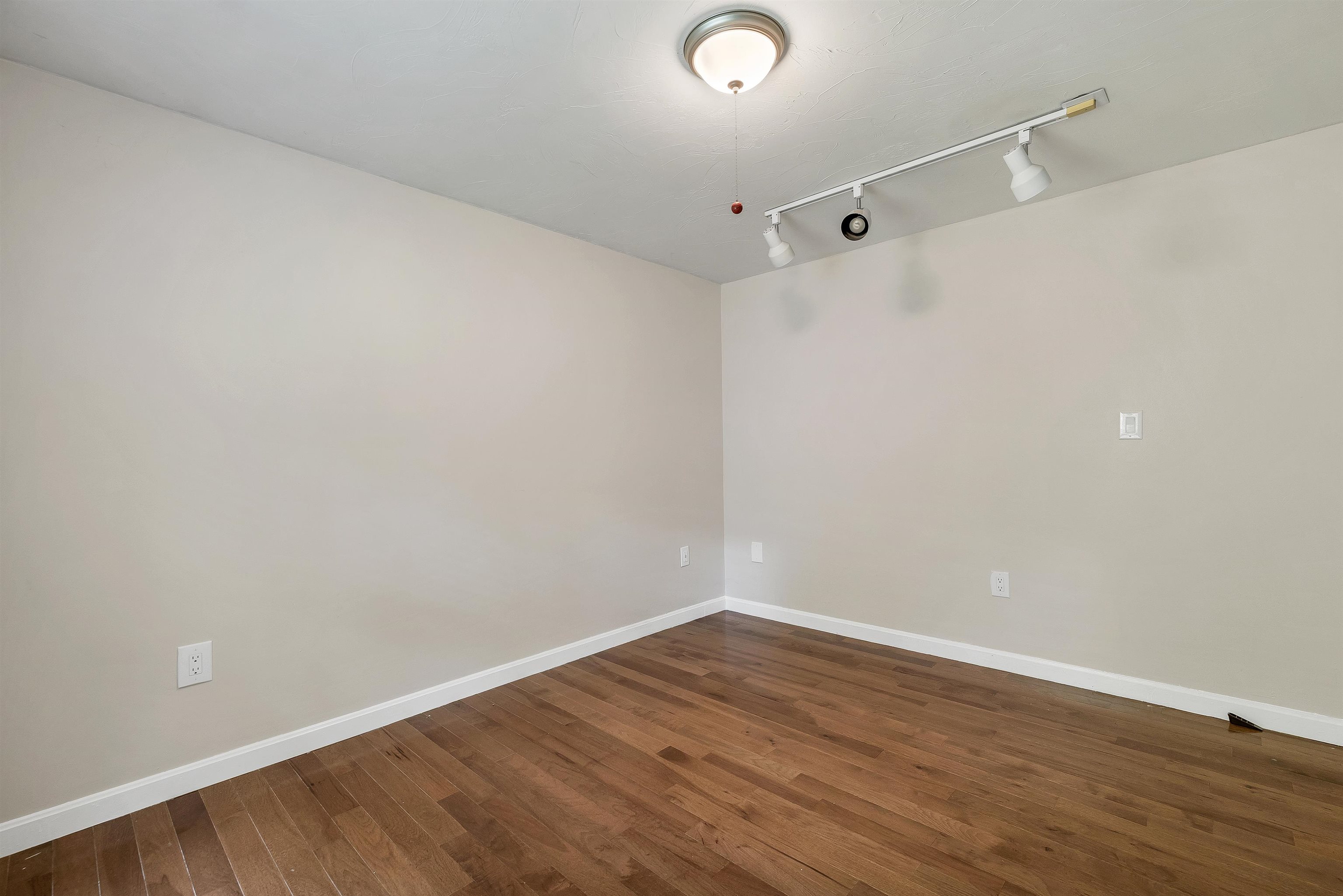 21 Spruce Street Laconia, NH 03246 - Photo 17 of 51