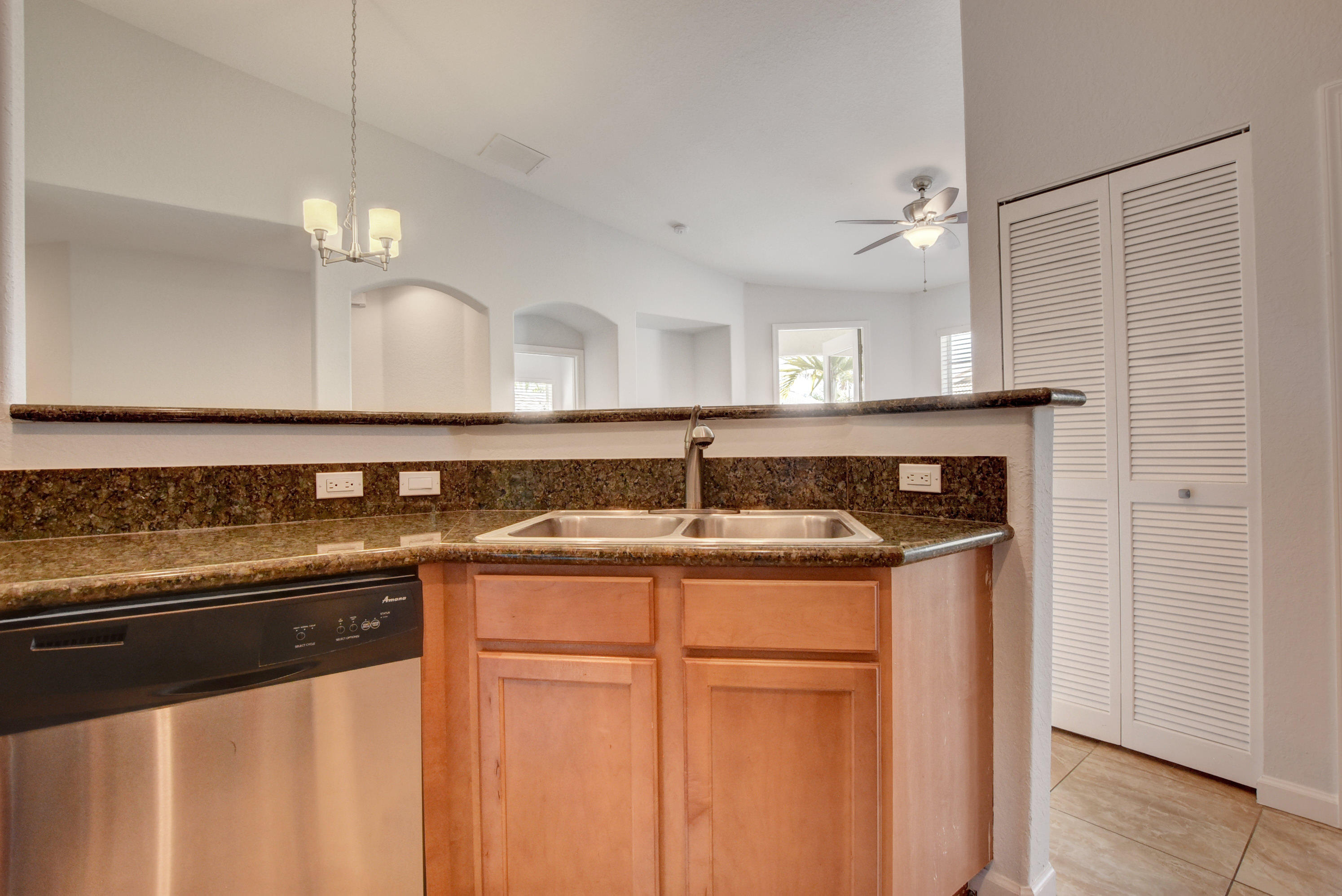3242 Laurel Ridge Circle Riviera Beach, FL 33404 - Photo 3 of 28 24_dsc_1466_67_68_69_70