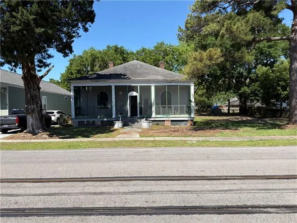$179,900 | 819 Madison Street, Gretna, LA 70053