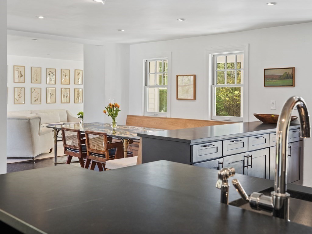 39 Weston Road Lincoln, MA 01773 - Photo 3 of 36