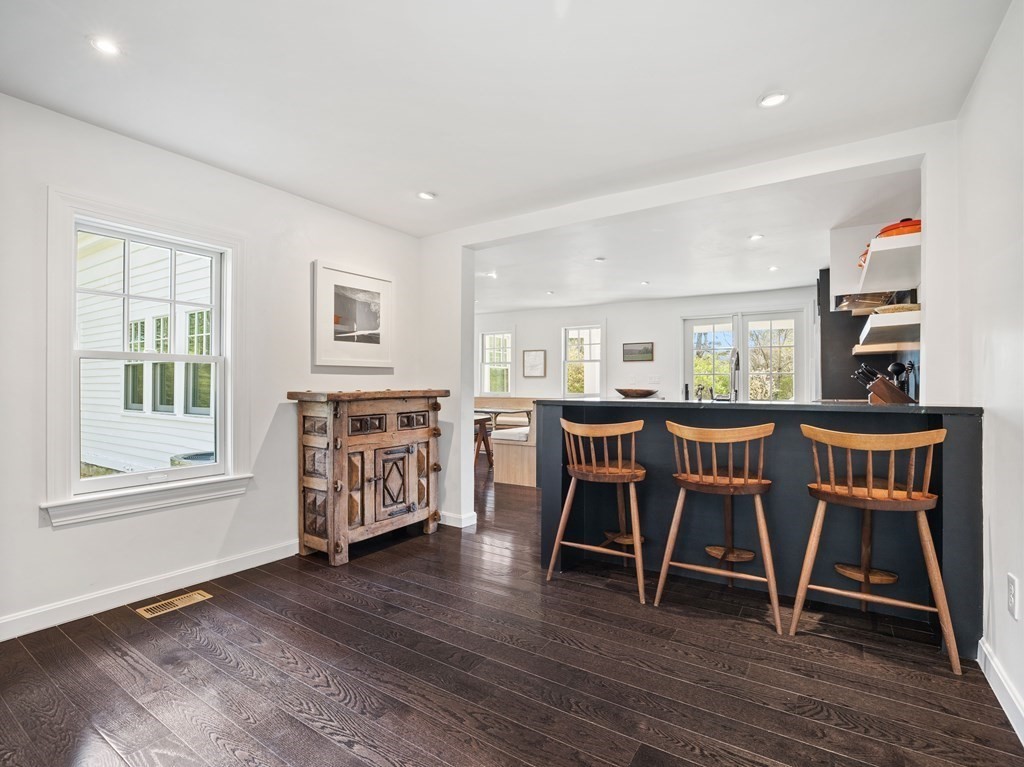 39 Weston Road Lincoln, MA 01773 - Photo 5 of 36