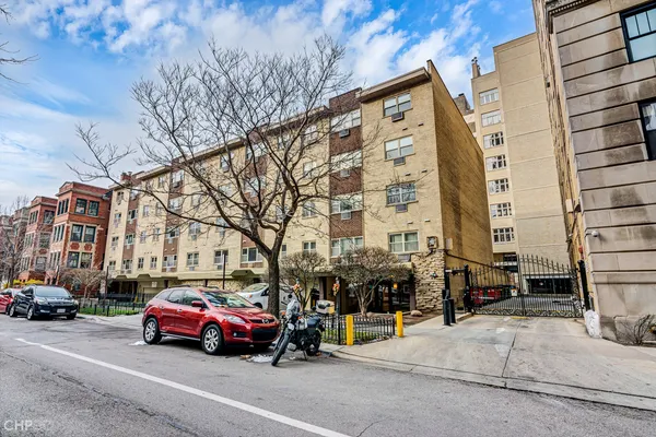 $1,950 | 420 West Aldine Avenue, Unit 529, Chicago, IL 60657