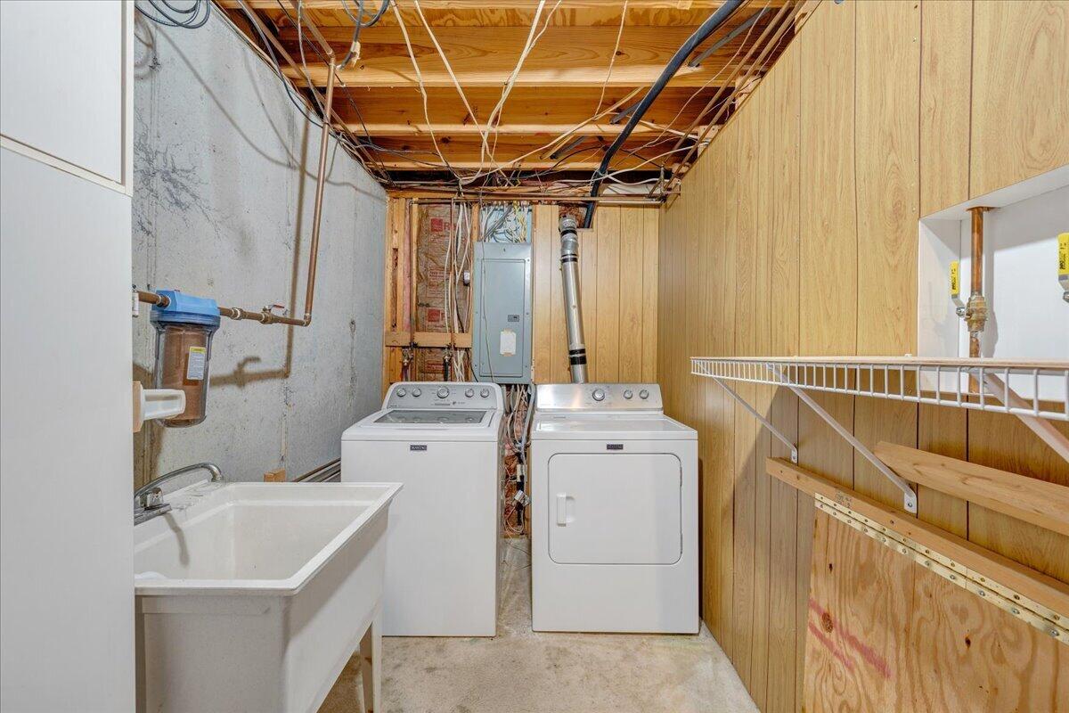 3222 Lakewood Forest Road Moneta, VA 24121 - Photo 49 of 97 49-MIB09831