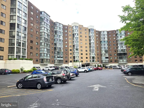 $175,000 | 15115 Interlachen Drive, Unit 3311, Silver Spring, MD 20906