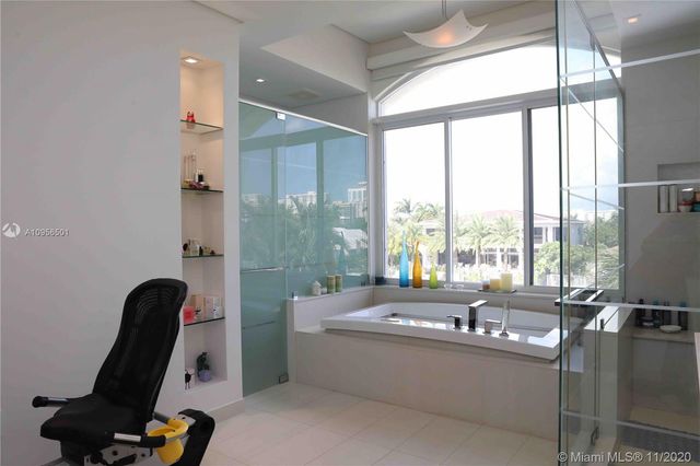 $1,350,000 | The Waterways, Aventura, FL 33180