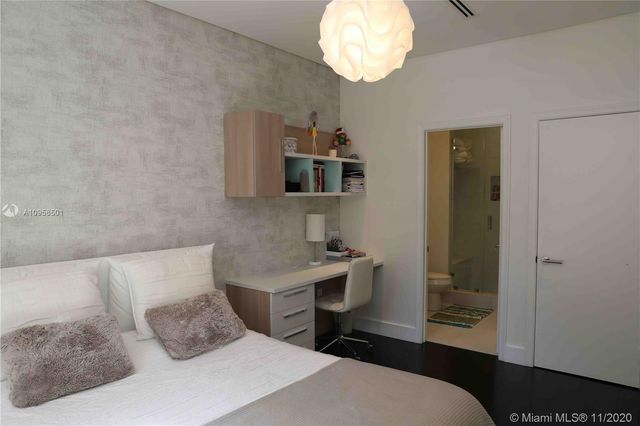 $1,350,000 | The Waterways, Aventura, FL 33180