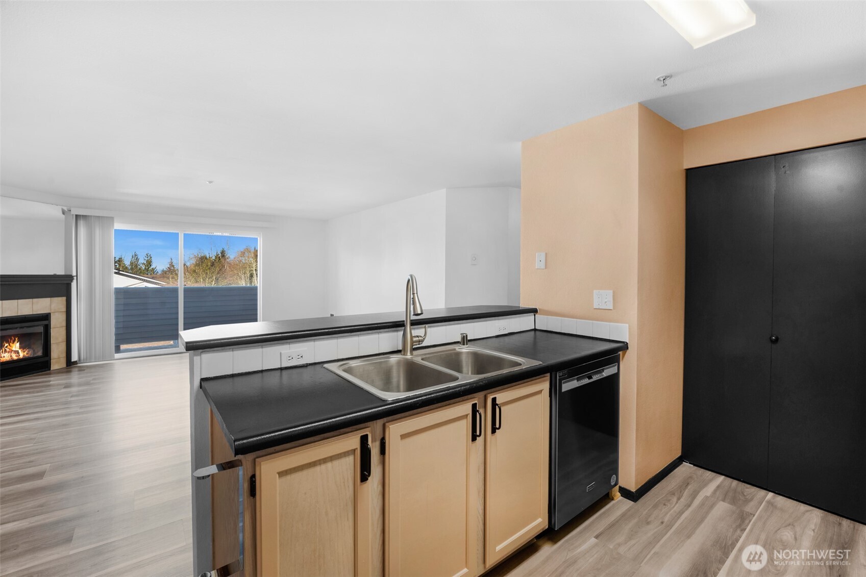 1001 West Casino Road, Unit A303 Everett, WA 98204 - Photo 8 of 26