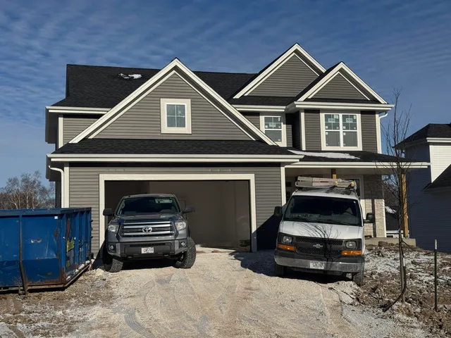 $619,990 | 1013 Waterstone Court, Pewaukee, WI 53072