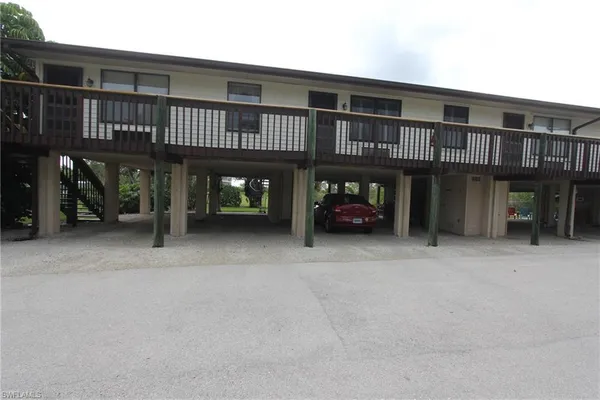 $2,200 | 611 East Palm Avenue, Unit F30, Goodland, FL 34140