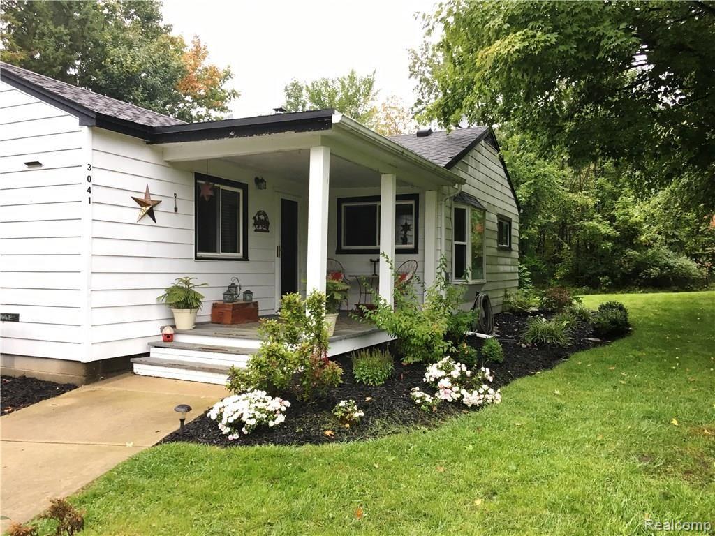 3041 Smith Road Fowlerville, MI 48836 - Photo 2 of 23 Photo Sep 29, 1 55 02 PM.jpg