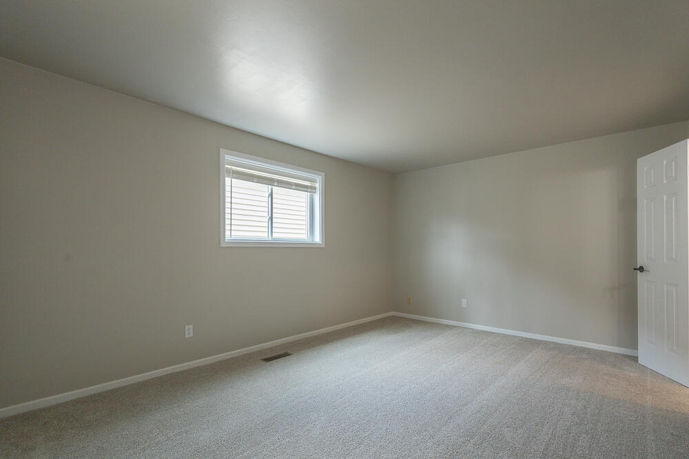 1177 Millpond Road Valparaiso, IN 46385 - Photo 16 of 27 1000x667