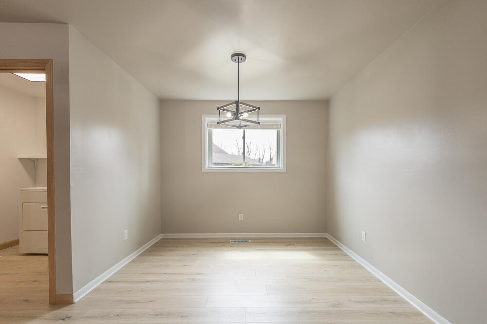 1177 Millpond Road Valparaiso, IN 46385 - Photo 8 of 27 1000x667