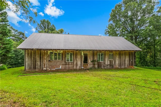 $367,500 | 1451 John Ed Mabe Road, Danbury, NC 27016