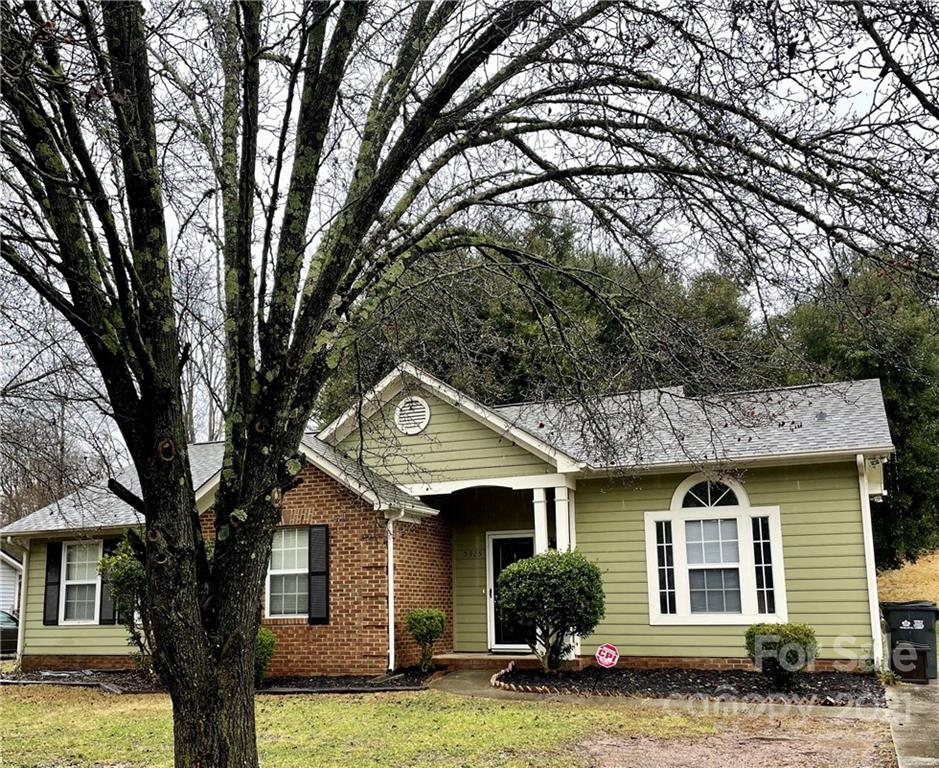 5925 Old Meadow Road Charlotte, NC 28227 - Photo 3 of 37