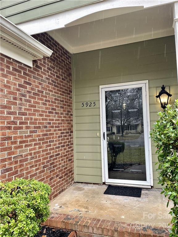 5925 Old Meadow Road Charlotte, NC 28227 - Photo 4 of 37