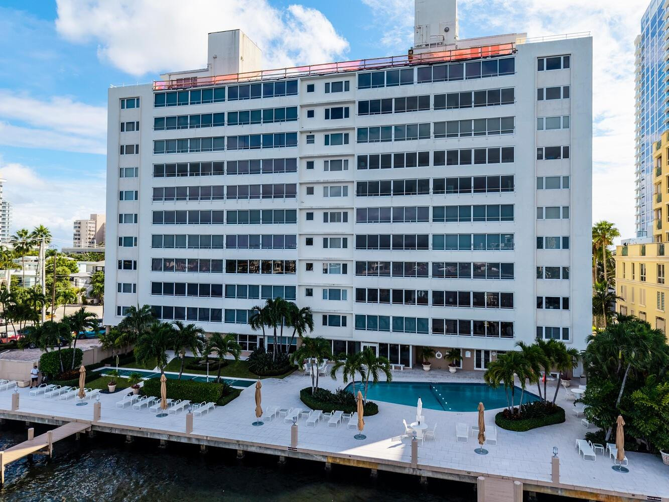 215 North Birch Road, Unit 4C Fort Lauderdale, FL 33304 - Photo 30 of 32 a view of a tall building