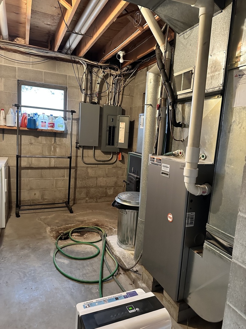 2191 Harvey Road Albany, IL 61230 - Photo 27 of 52 a room with gym equipment
