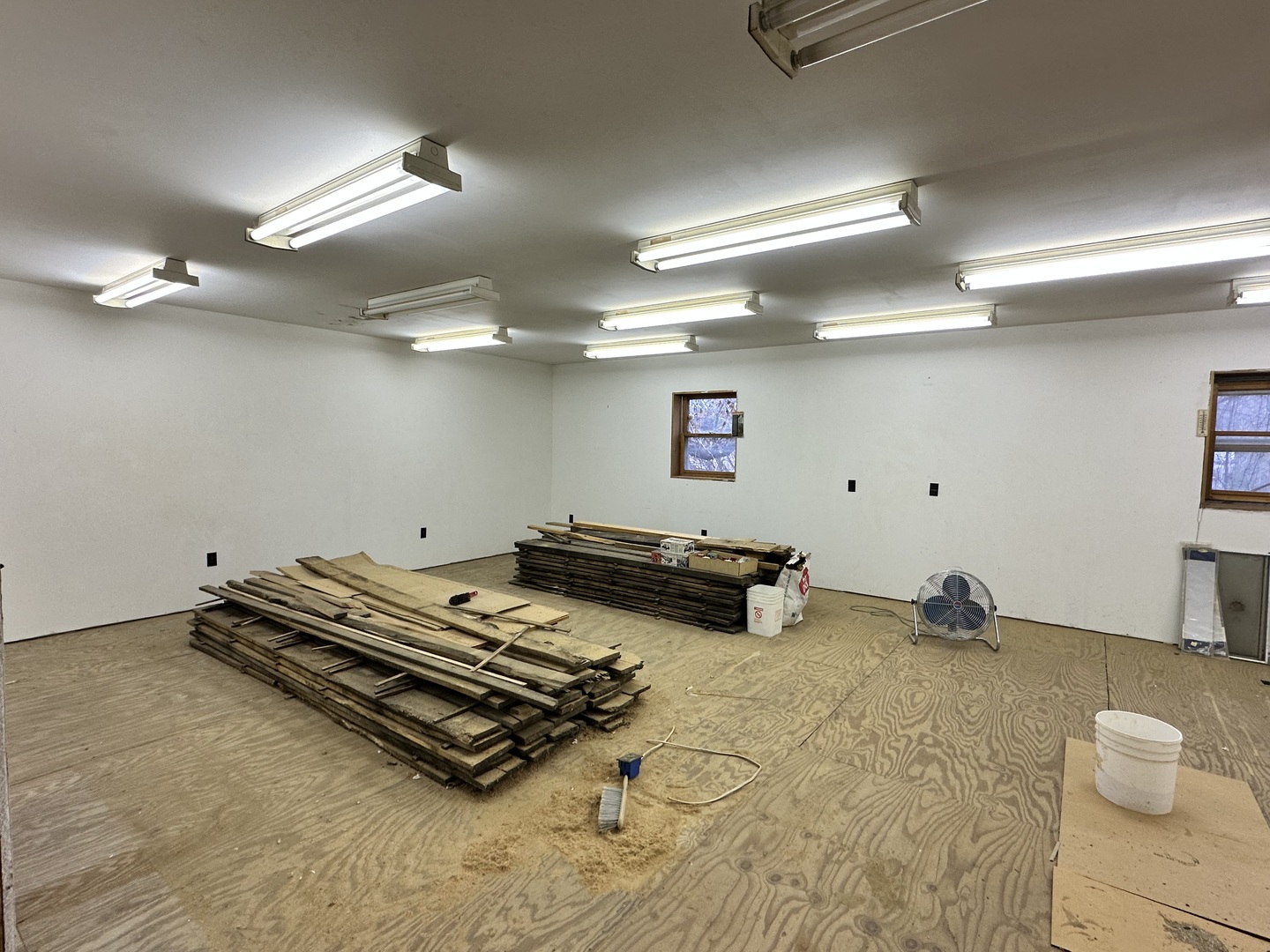 2191 Harvey Road Albany, IL 61230 - Photo 51 of 52 a room with gym equipment and a window