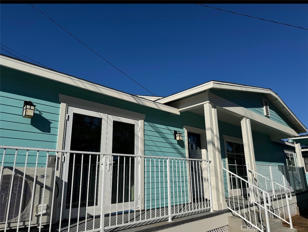 1319 Amapola Avenue Torrance, CA 90501 - Photo 4 of 17 a view of a house with a small space