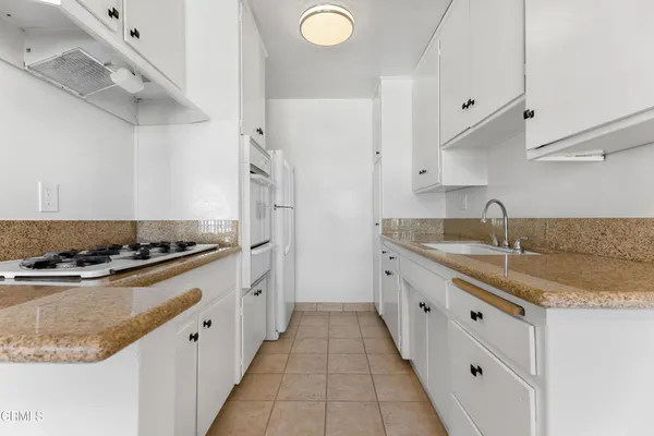 $1,895 | 5043 Denny Avenue, Unit 8, Los Angeles, CA 91601