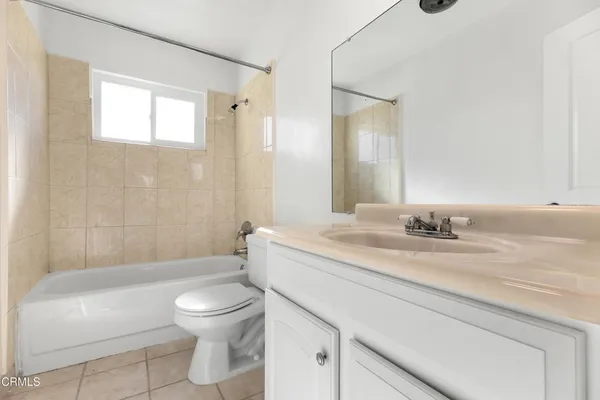 $1,895 | 5043 Denny Avenue, Unit 8, Los Angeles, CA 91601