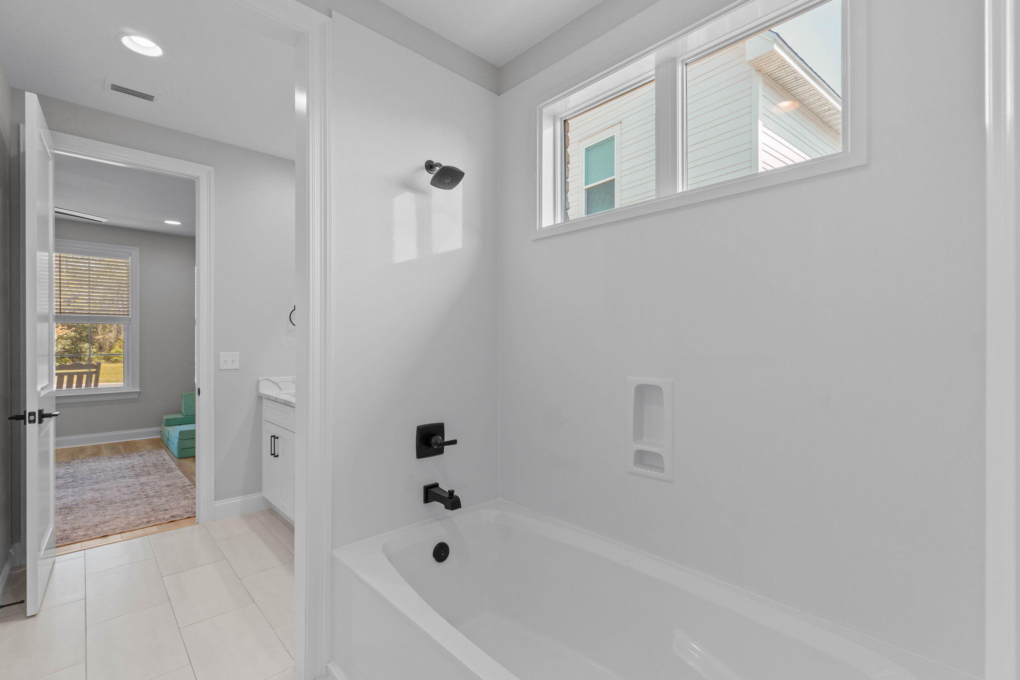 151 Raiders Trail Valparaiso, FL 32580 - Photo 19 of 32 Bathroom 1