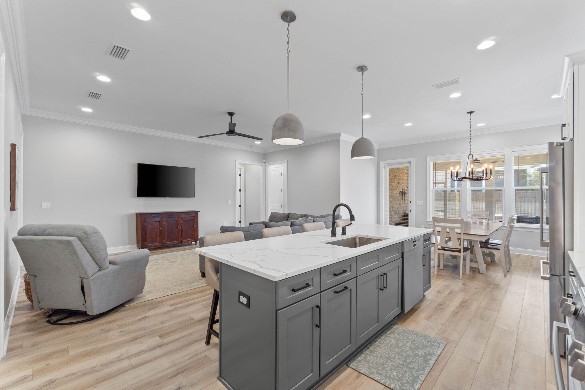 151 Raiders Trail Valparaiso, FL 32580 - Photo 8 of 32 Kitchen