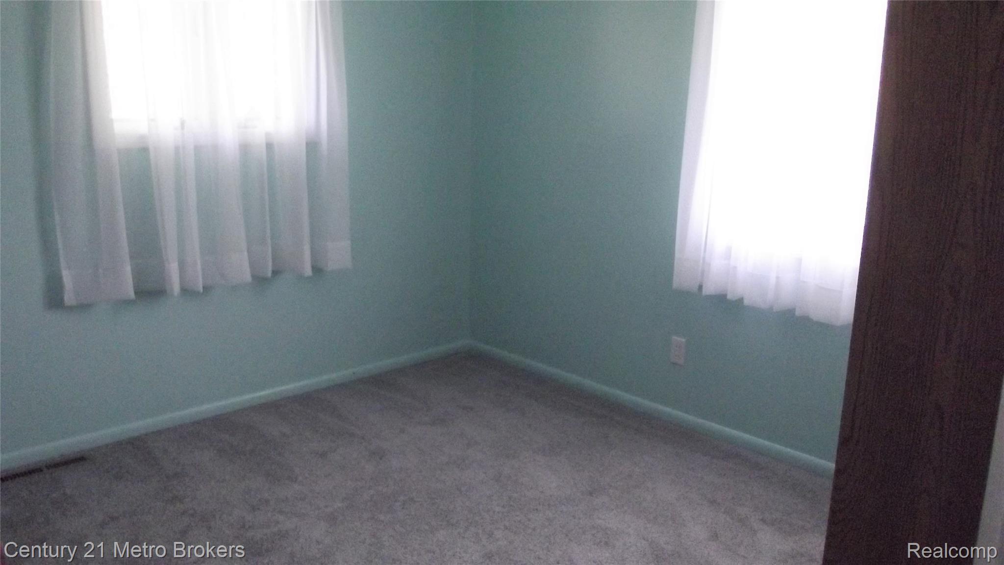 5085 North Bray Road Flint, MI 48505 - Photo 14 of 29 DSCF0840.JPG