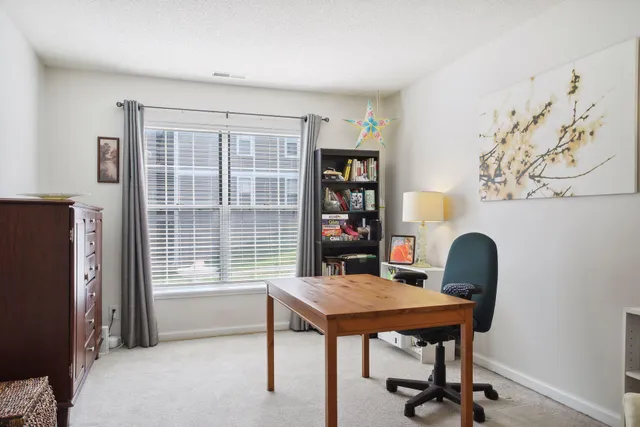 $190,000 | 5998 Chasewood Parkway, Unit 1, Minnetonka, MN 55343