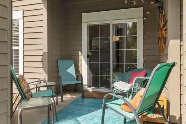 $190,000 | 5998 Chasewood Parkway, Unit 1, Minnetonka, MN 55343